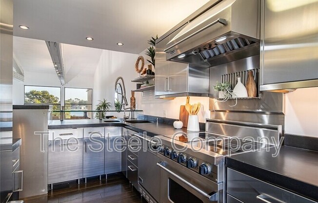 5226 MARINA PACIFICA DR S
