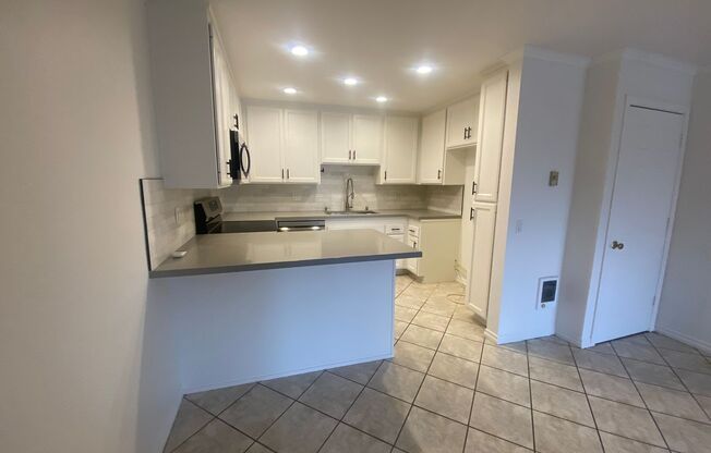 Charming 2 Bed, 2 Bath Carlsbad Condo