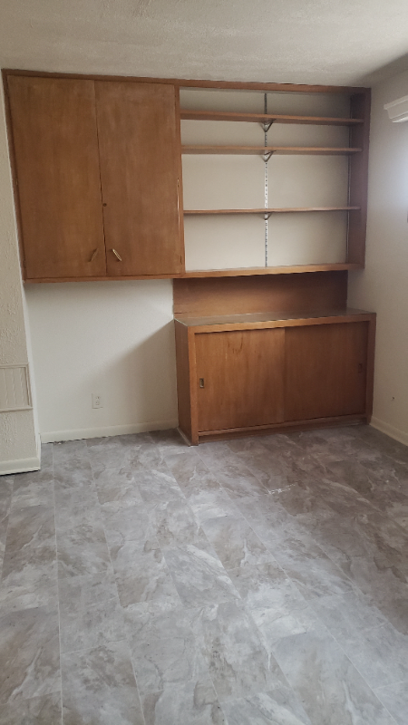 2303 E CENTRAL
