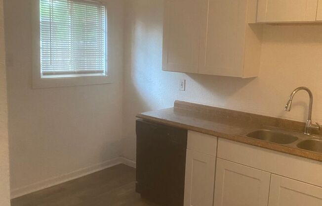 2 beds, 1 bath, 765 sqft, $1,600, Unit 4474