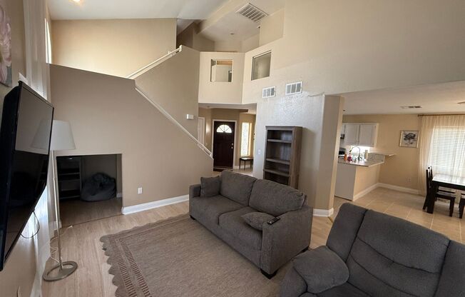 3 Bed 2.5 bath home; Minutes from the Strip