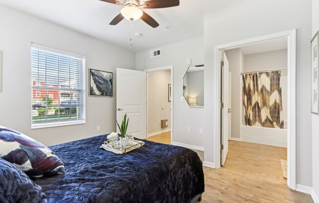 2 beds, 1 bath, 890 sqft, $1,635, Unit 753 - 201