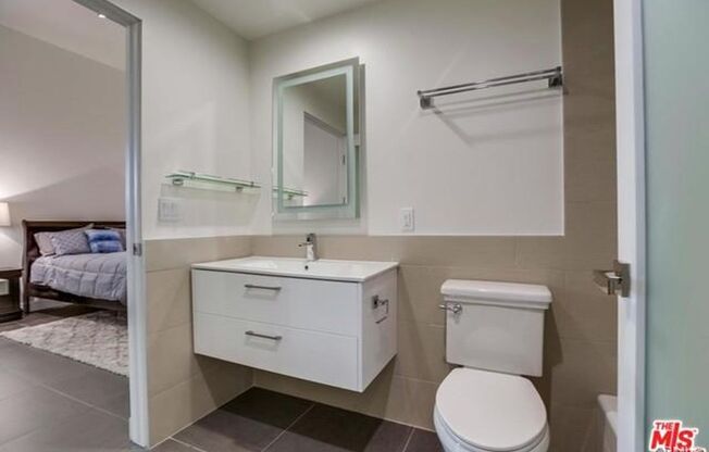 2 beds, 1 bath, 1,100 sqft, $3,100, Unit 306