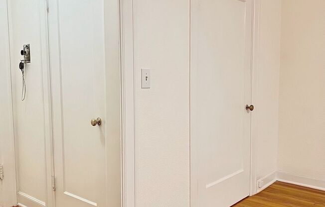 Studio, 1 bath, 467 sqft, $1,030, Unit 207