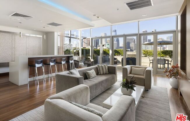 1 bed, 1.5 baths, 1,240 sqft, $3,500, Unit 404