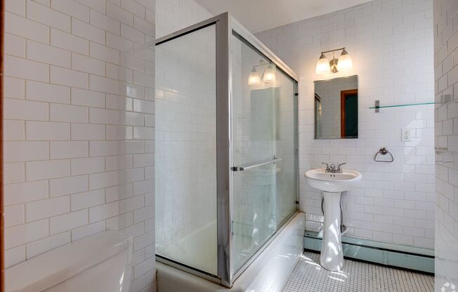 Studio, 1 bath, 404 sqft, $995, Unit 2115-206
