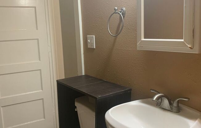 1 bed, 1 bath, 560 sqft, $999, Unit 205