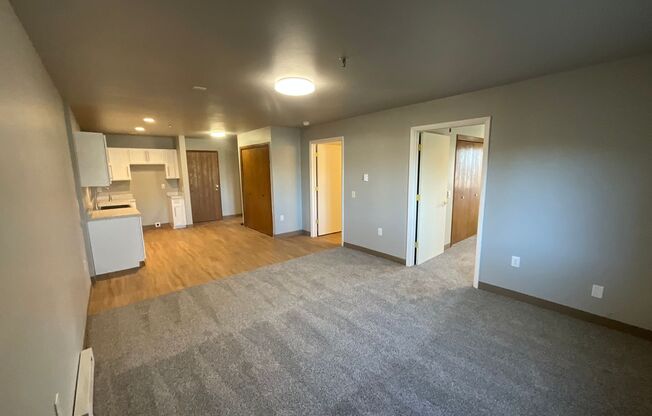 2 beds, 1 bath, 2 sqft, $1,195, Unit 1038 Fond du Lac Ave Unit 101