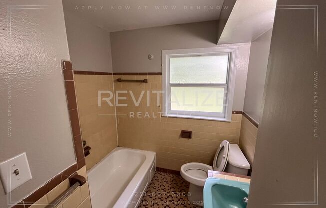 3 beds, 2 baths, $1,250