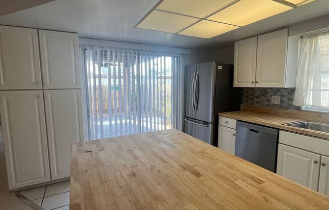 2 beds, 2 baths, $2,200