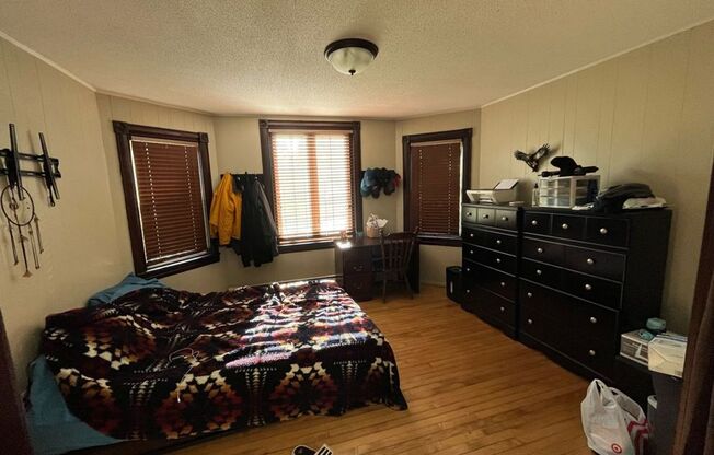 2 beds, 1 bath, $950