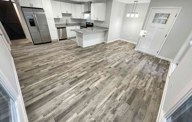 Renovated 2BR / 2BA Duplex