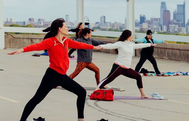 3 beds, 1 bath, $2,600, Unit 424