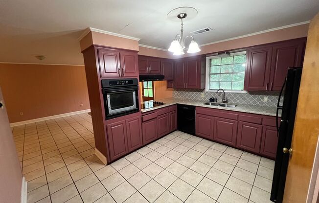 4 bedroom, 2 bathroom home located in Baton Rouge, LA