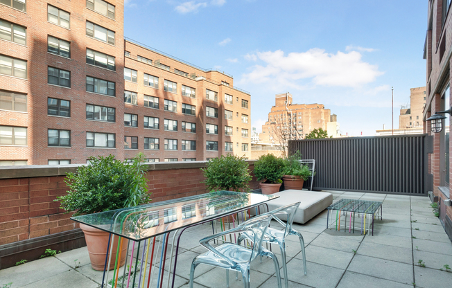 1 bed, 1 bath, 670 sqft, $6,000, Unit 8C