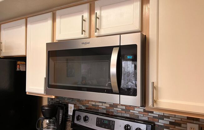2 beds, 2 baths, $2,100, Unit # 2158