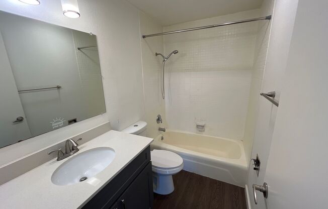 1 bed, 1 bath, 736 sqft, $1,995, Unit 3539 - 211