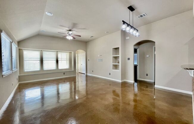 Charming home in Blanco Vista - No Carpet