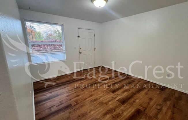 2 beds, 1 bath, 700 sqft, $950, Unit Unit 103