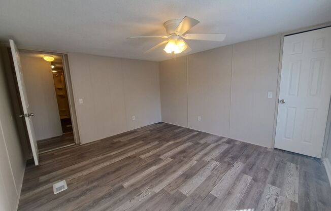 3 beds, 2 baths, $1,225