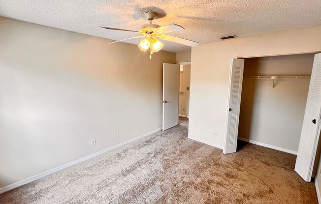 2 beds, 2 baths, $1,395, Unit UNIT 1823