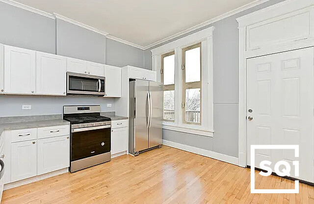 3830 N ASHLAND
