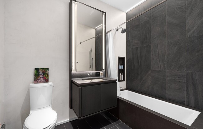 Studio, 1 bath, 572 sqft, $6,900, Unit N4E