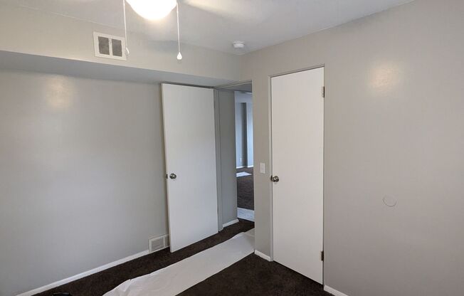 2 beds, 1 bath, 700 sqft, $850, Unit Unit 10