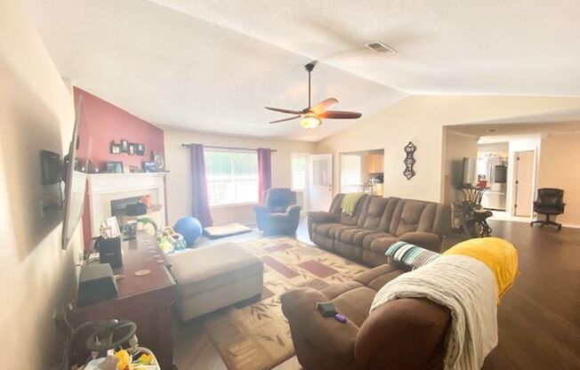 3 beds, 2 baths, $1,900