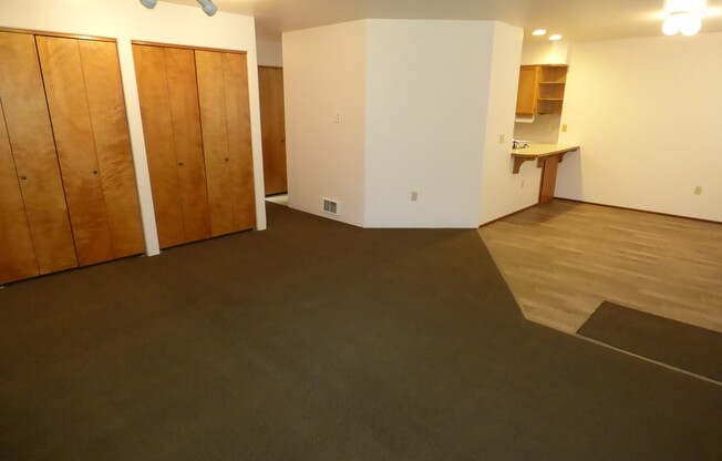 2 beds, 1 bath, 934 sqft, $1,600, Unit Unit A