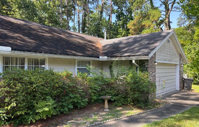 AVAILABLE NOW!!! BEAUTIFUL 3 BEDROOM HOME