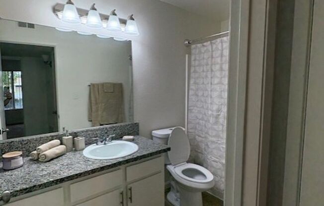 1 bed, 1 bath, 650 sqft, $1,320, Unit 12