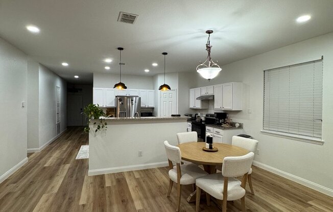 3136 DELEON DR