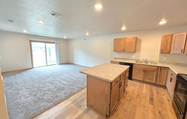 1 bed, 1 bath, 756 sqft, $1,025, Unit 3400 107