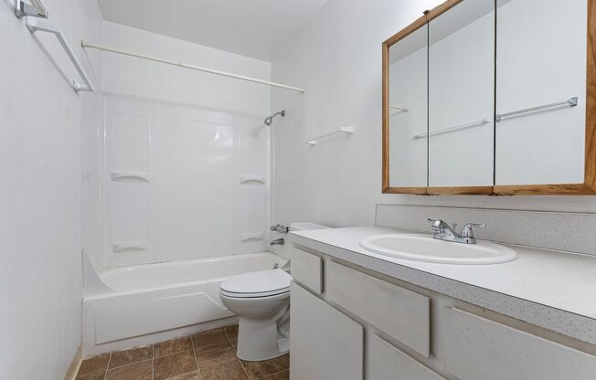 2 beds, 1 bath, 864 sqft, $1,349, Unit #10