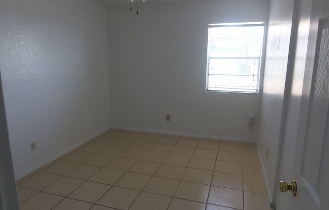 2 beds, 1 bath, $1,000