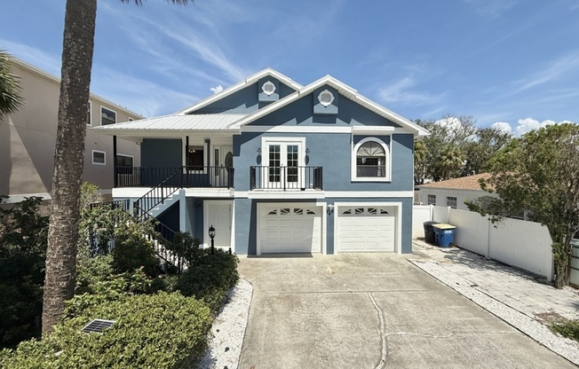 867 MANDALAY AVE