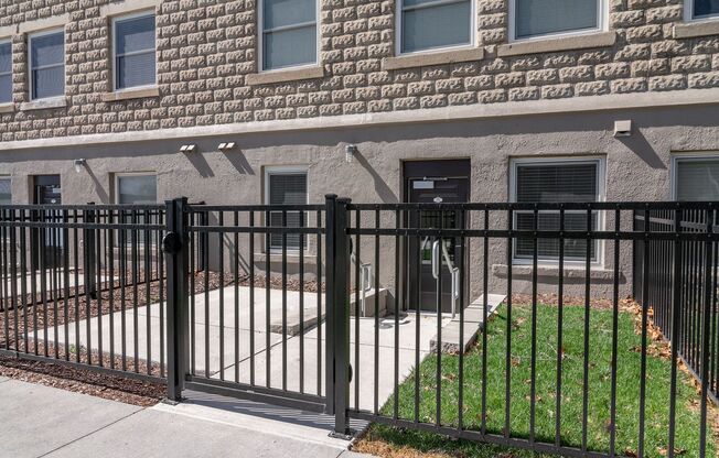 1 bed, 1 bath, 811 sqft, $1,310, Unit 907-102