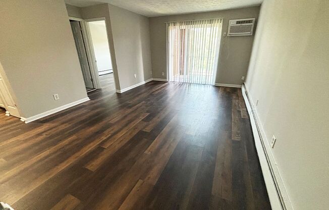 1 bed, 1 bath, 560 sqft, $815, Unit 725-18