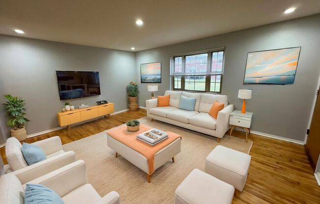 2 beds, 1 bath, 825 sqft, $2,500, Unit S022A
