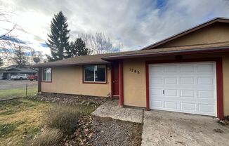 2 Bedroom Duplex in Prineville