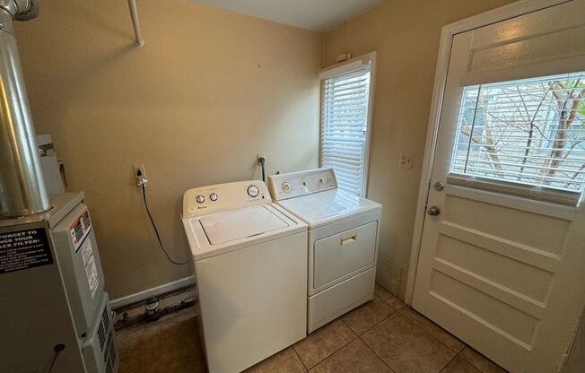 2 beds, 1 bath, $1,650