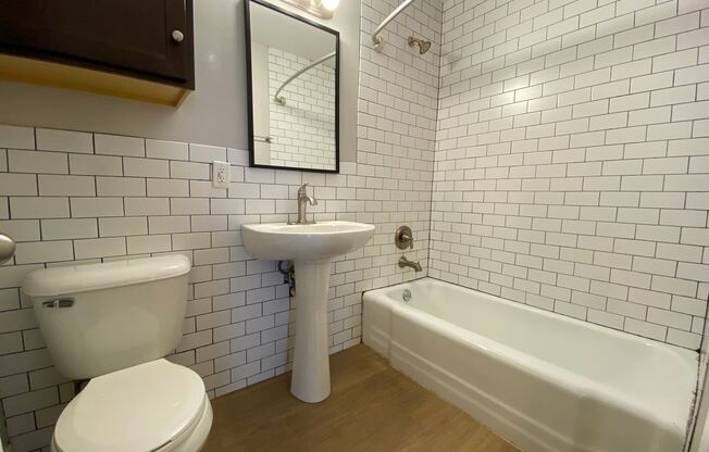 1 bed, 1 bath, $1,100, Unit 102