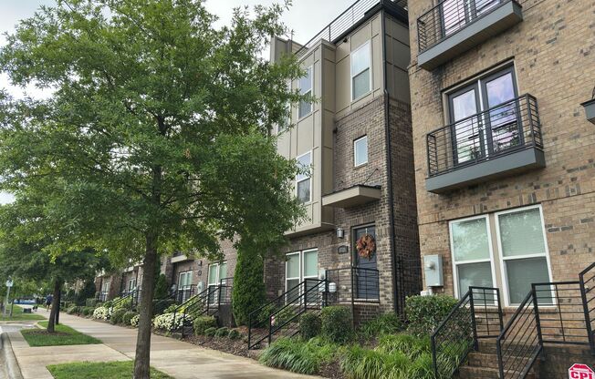 Stunning Townhome With Skyline Views!