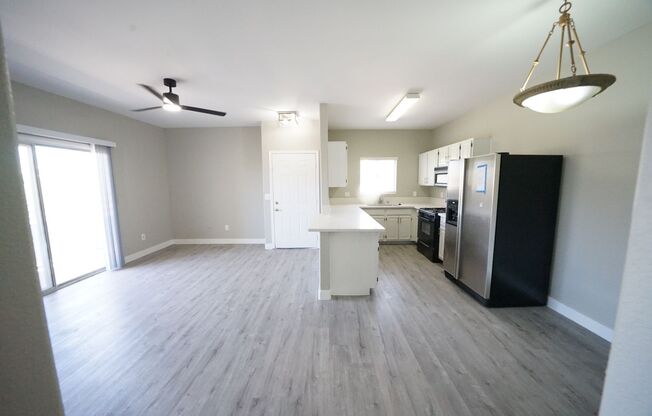 2 beds, 2 baths, $1,395, Unit Building 7 -Clark County-