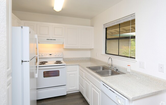 2 beds, 1 bath, 825 sqft, $1,695, Unit 0210