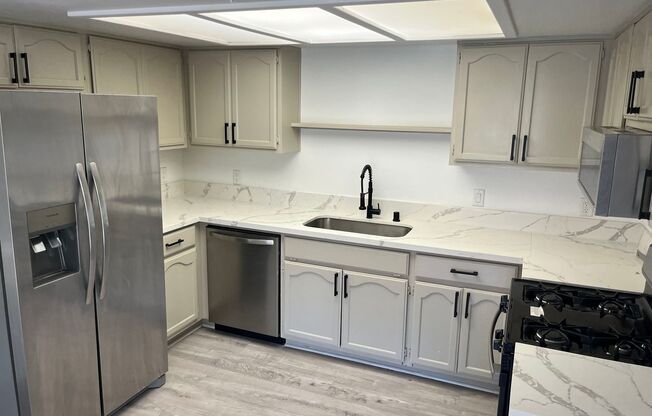 Experience easy living in this bright and open condo!