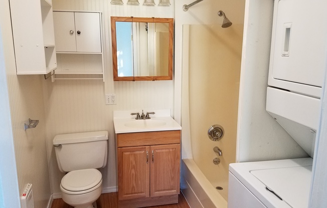 2 beds, 1 bath, $1,400