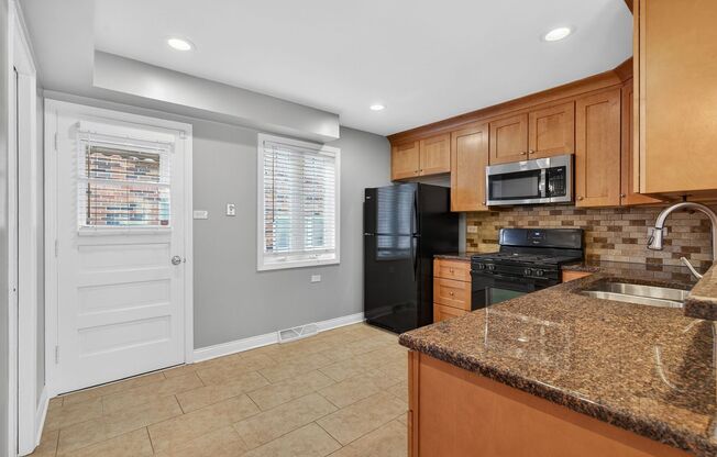 13-15 S Waiola Townhomes