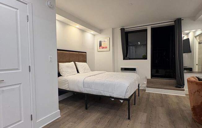 Studio, 1 bath, $3,895, Unit 11J